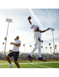 Toalla de equipo adidas blanca con cierre de gancho y bucle 2