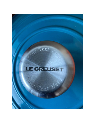 Horno Holandés Ovalado Le Creuset 2.6L con Perilla Grabada