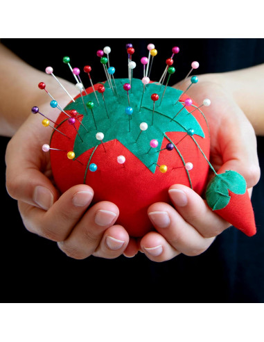 Cojín de Alfileres Grande Dritz 10.16 cm Rojo con Fresa Emery