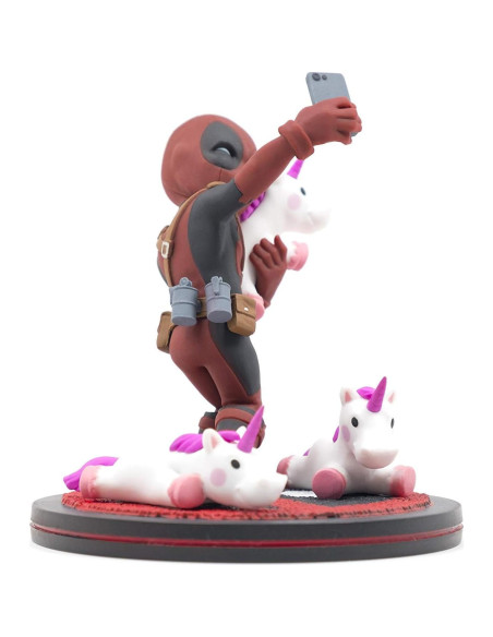 Figura Q-Fig Max Toons Deadpool Unicornio 10.16 cm