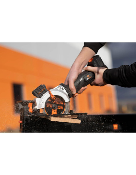 Sierra Circular Mini Inalámbrica WEN 20V 4-1/2" 20604 con Batería