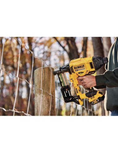 Grapadora de Cercas Inalámbrica DEWALT DCFS950B 20V 9GA