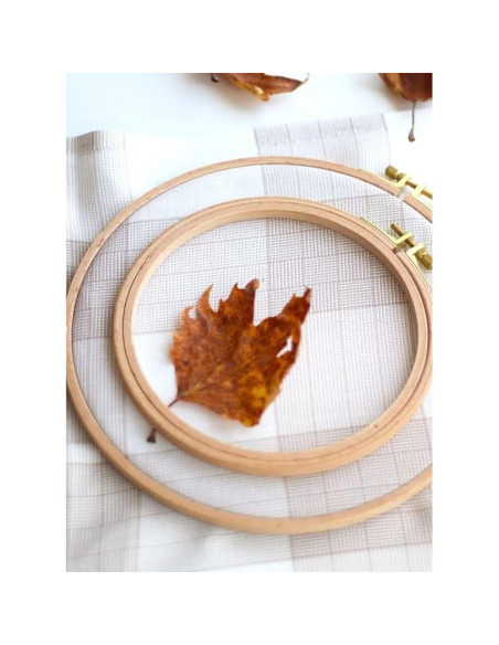 Aro de Bordado de Madera Nurge 24 mm con Tornillo Ajustable