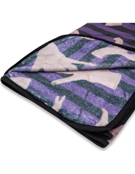 Manta de Forro de Poliester Silver Buffalo Miércoles 114x152cm