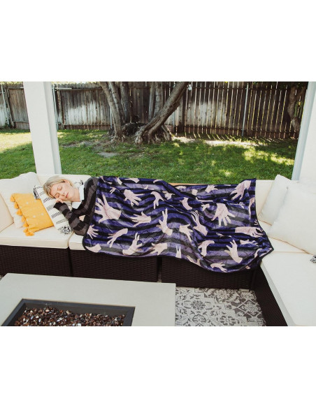 Manta de Forro de Poliester Silver Buffalo Miércoles 114x152cm