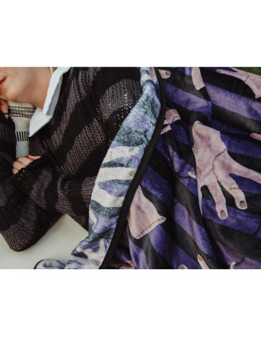 Manta de Forro de Poliester Silver Buffalo Miércoles 114x152cm