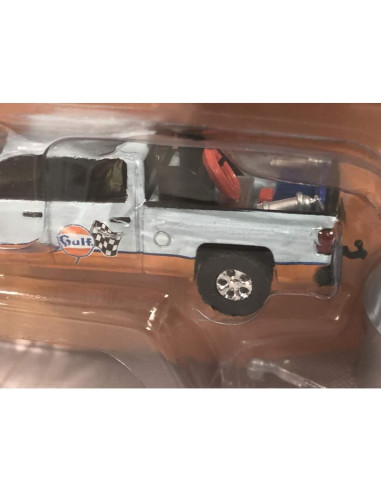 Camioneta Chevrolet Silverado 2017 con Remolque Aerovault Greenlight 1/64