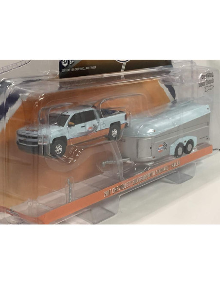 Camioneta Chevrolet Silverado 2017 con Remolque Aerovault Greenlight 1/64