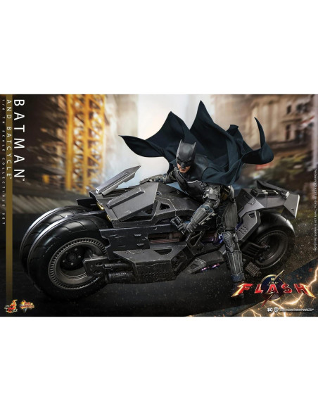 Conjunto de Figuras Batman y Batcycle Hot Toys 1/6 Escala