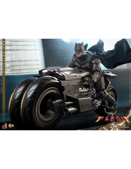 Conjunto de Figuras Batman y Batcycle Hot Toys 1/6 Escala