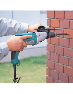 Taladro de Percusión Makita HP2050F 6.6 AMP 2900 RPM 2