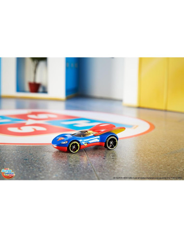 Hot Wheels Chicas Superhéroes DC Supergirl Vehículo 1:64
