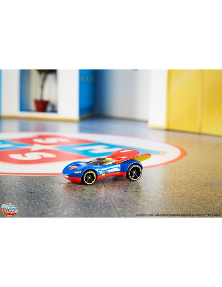 Hot Wheels Chicas Superhéroes DC Supergirl Vehículo 1:64