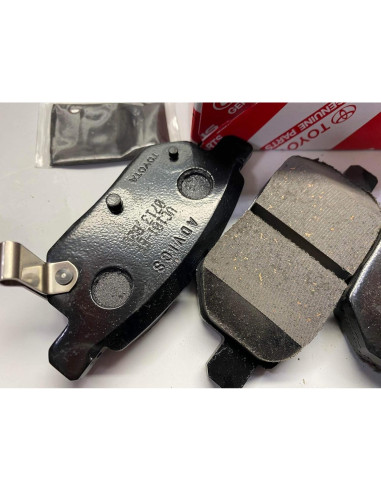 Pastillas de Freno de Disco Traseras Toyota 04466-AZ213