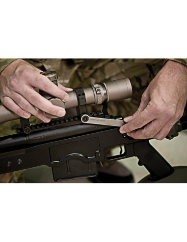 Multiherramienta Leatherman MUT con Funda MOLLE Negra 14 en 1