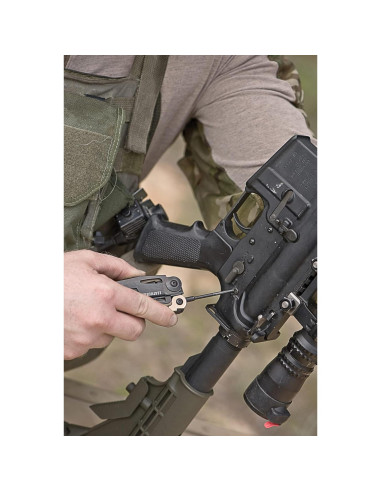 Multiherramienta Leatherman MUT con Funda MOLLE Negra 14 en 1