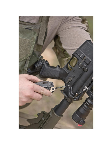 Multiherramienta Leatherman MUT con Funda MOLLE Negra 14 en 1