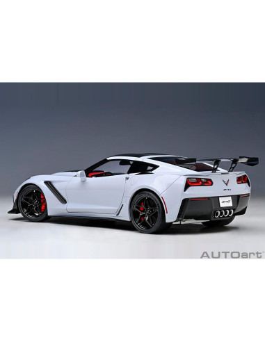 Autoart Chevrolet Corvette C7 ZR1 Gris 1:18 con Techo de Carbono