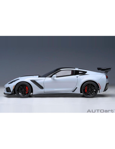 Autoart Chevrolet Corvette C7 ZR1 Gris 1:18 con Techo de Carbono