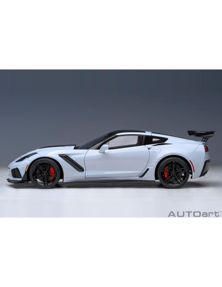 Autoart Chevrolet Corvette C7 ZR1 Gris 1:18 con Techo de Carbono