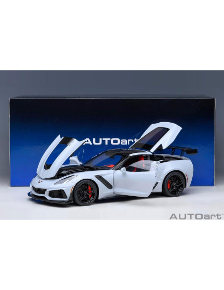Autoart Chevrolet Corvette C7 ZR1 Gris 1:18 con Techo de Carbono