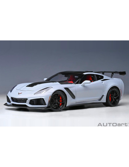 Autoart Chevrolet Corvette C7 ZR1 Gris 1:18 con Techo de Carbono