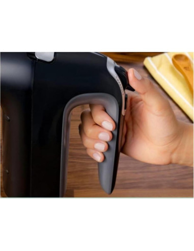 Batidora de Mano Oster 250W 7 Velocidades Super Aerator Negra