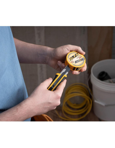 Contenedor de Desecho de Cuchillas OLFA DC-3 - Tamaño Pocket