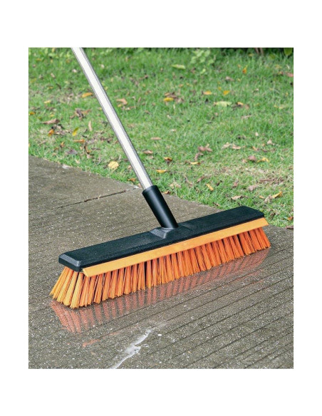 Escoba Exterior Genérico 48cm con Mango de 132cm y Raspador