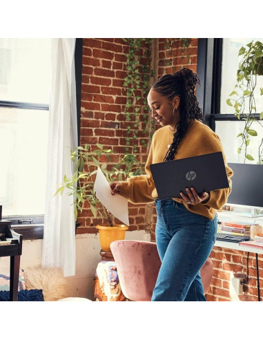 Laptop HP 17.3" FHD Antirreflejo AMD Ryzen 7 64GB RAM 2TB SSD