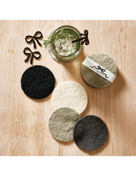 Set de 4 Marcadores de Vino Navidad Santa Barbara 5.08x3.81cm