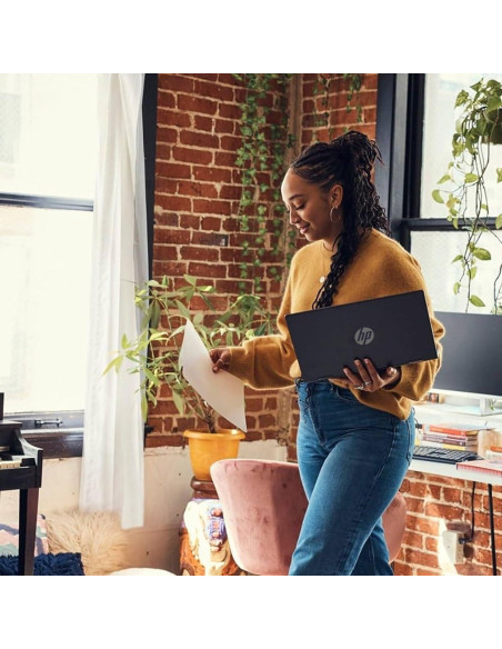 Laptop HP 17.3" FHD Antirreflejo Ryzen 7 64GB RAM 2TB SSD