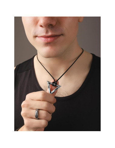 Collar de Runas Vikingas HAQUIL, Talisman Triangular Acero Inoxidable