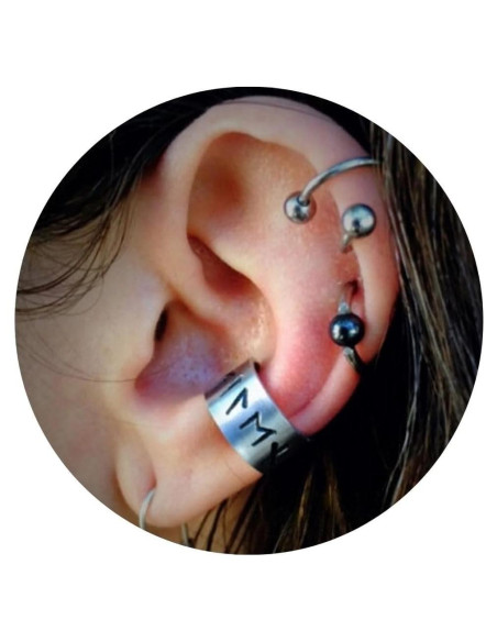 Pendiente de oreja personalizado con runas del Elder Futhark - Joyería vikinga en plata, aluminio o cobre