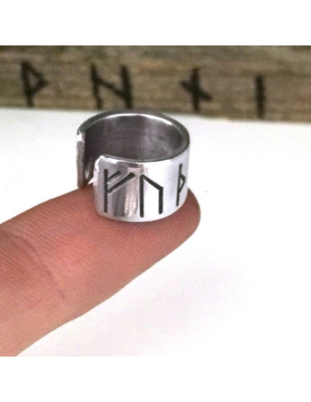 Pendiente de oreja personalizado con runas del Elder Futhark - Joyería vikinga en plata, aluminio o cobre