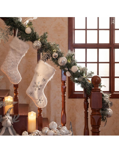 Guirnalda Navideña Preiluminada Valery Madelyn 1.83m con Piñas