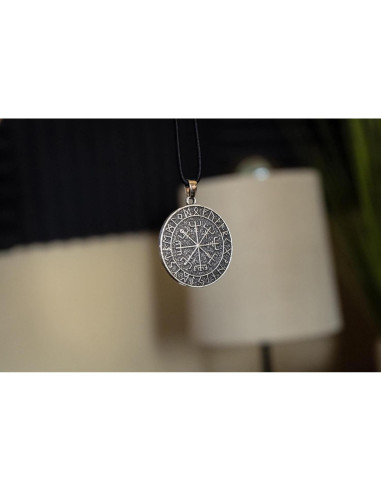 Collar Vikingo Vegvisir para Hombres en Plata Antigua - 45.72 cm