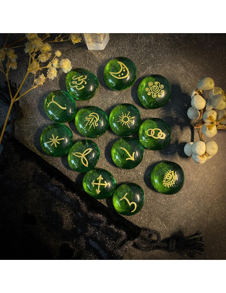 Conjunto de Runas Verdes Tirmanaz con Libro y Bolsa de Terciopelo