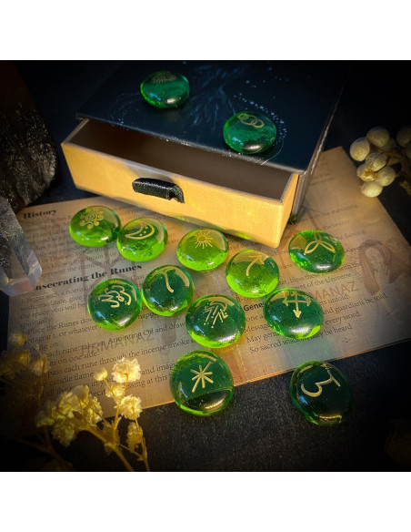 Conjunto de Runas Verdes Tirmanaz con Libro y Bolsa de Terciopelo