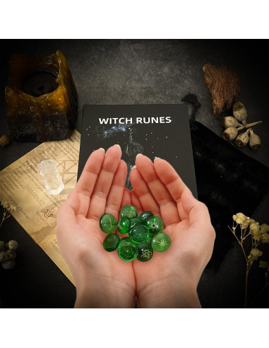 Conjunto de Runas Verdes Tirmanaz con Libro y Bolsa de Terciopelo