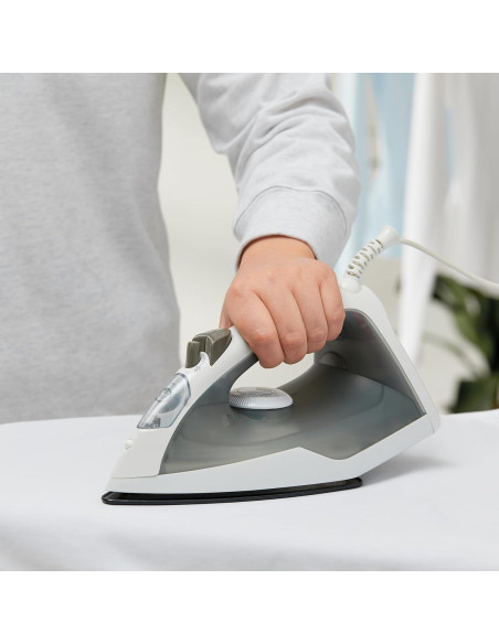 Plancha de Vapor Amazon Basics 1200W Suela Teflón 150ml Gris