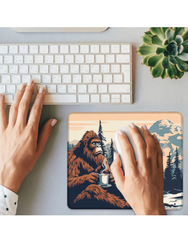 Alfombrilla de Ratón Ghatobty Sasquatch en el Bosque 24.1x20.3 cm