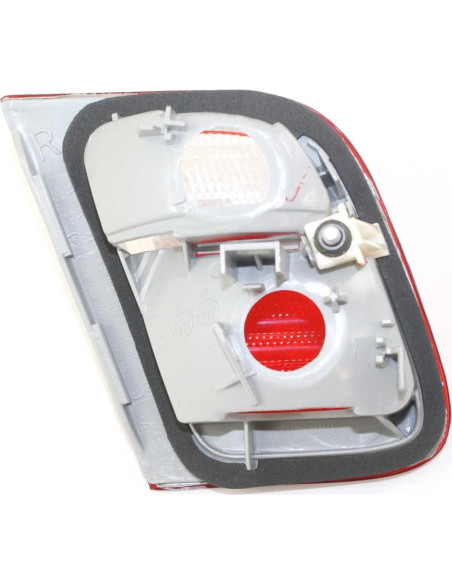 Luz Trasera Derecha UPParts para BMW 323i 328i 325i 325xi 330i 330xi 1999-2001