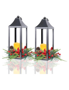 Farol de Navidad Bdor LED 39.88 cm con piñas y bayas rojas