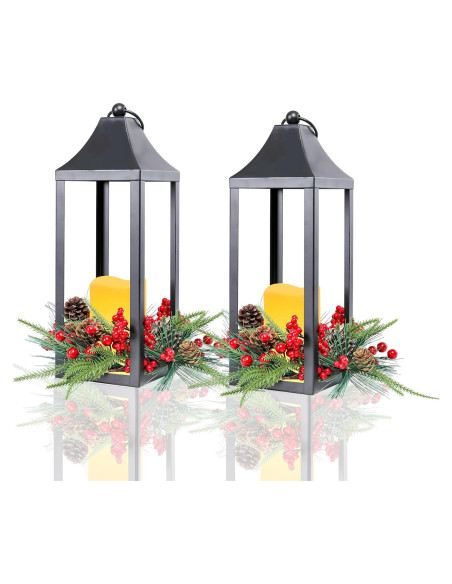 Farol de Navidad Bdor LED 39.88 cm con piñas y bayas rojas
