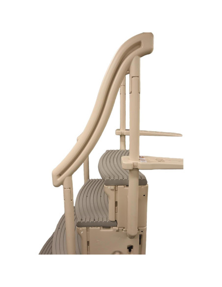 Escalón Confer Plastics Curve CCX-AG para piscina elevada