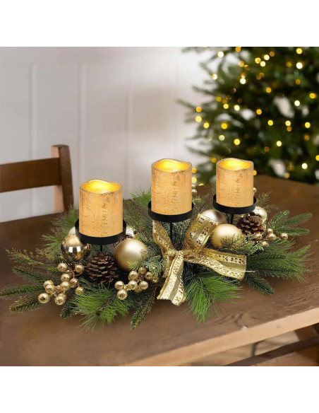 Centro de Mesa Navideño Dorado con Bayas y Piñas 69.85 cm