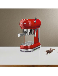 Máquina de Espresso Smeg ECF01RDUS Roja 230V 4.99kg 2