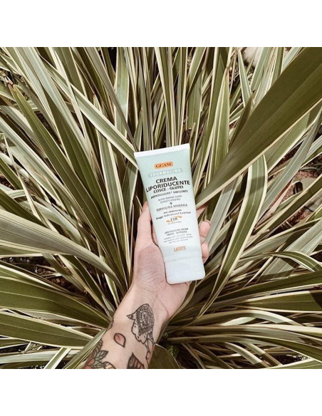 Gel Anticelulitis Caliente GUAM 200 ml con Algas y FIR Gel Anticelulitis Caliente GUAM 200 ml con Algas y FIR