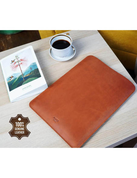 Funda de Cuero Genuino Aarte para MacBook 13" Vertical Cognaq